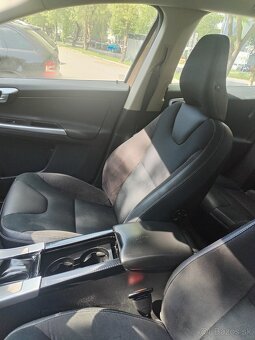 Volvo XC60 2.4D D5 M6 AWD Summum - 17