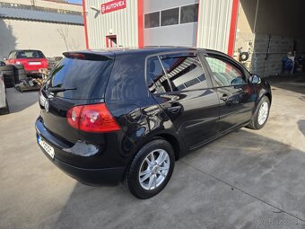 GOLF V - 11/2005 - 1.4 benzín - 55kw - 245.000km - 17