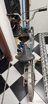 Zmes rôznych vecí na predaj - 17