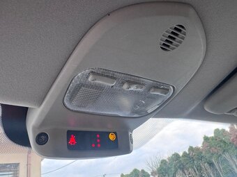 Peugeot 3008 1.6 VTi 88 kW - 17