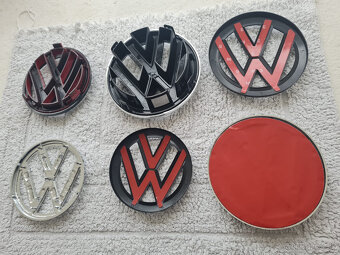 Farebné a chrómové znaky / emblémy / logo na VOLKSWAGEN - 17