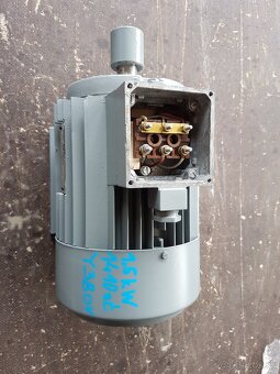 Predám el.motory na vodné čerpadlá 1,5kW 1410ot - 17
