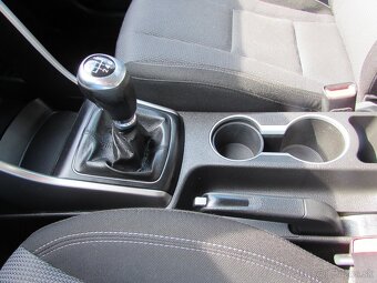 Hyundai i30 1.6 CRDi DOHC 16V Family - splátka od 120€ - 17