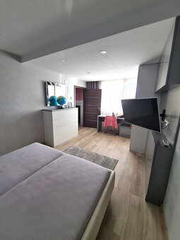 Banská Bystrica 4 izbový byt- sauna, bazén, altánok, záhrada - 17