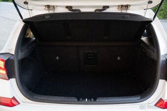 Hyundai i30 1.6 CRDi STYLE 100kW | FULL LED | Bezkľúčové - 17