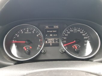 Nissan Qashqai 1.6i Tekna 4x2 (EU5) 86kw 6M benzín - 17