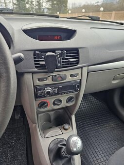 Renault Thalia ročník 2010 - 17