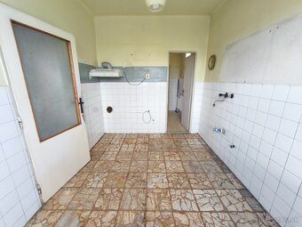 Na predaj 6- izbový rodinný dom - 17