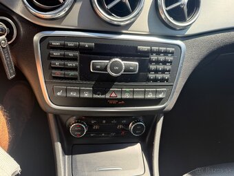 Mercedes-Benz GLA 200 d 4MATIC A/T - 17