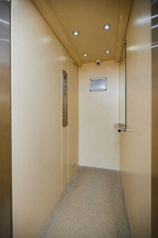 NA PREDAJ,NOVOZREKONŠTRUOVANÝ,3 - IZB. TEHLOVÝ BYT, KE - STA - 17