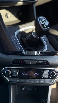 Hyundai i30 Fastback 1.4 T-GDi - 17