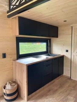 Tiny house skladom - dostupný hned, rozmer 8x3 - 17