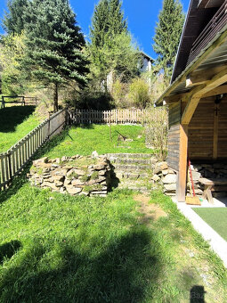 ROZPRÁVKOVÁ KOMPLETNE ZREKONŠTRUOVANÁ ZARIADENÁ CHATA NA LV - 17