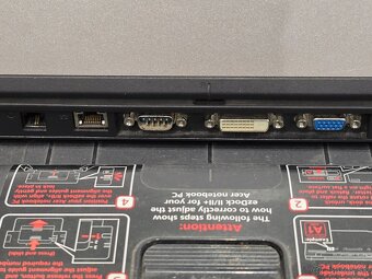 Acer travelmate 6463WLMi + dock 60e - 17