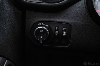 Opel Crossland X 1.2 TURBO AT6 - 17