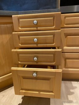 Masívna kuchynská linka z Nemecka so spotrebičmi - 17