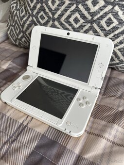 Nintendo 3DS XL Pikachu Edition - 17