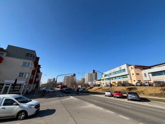 NA PREDAJ 2 IZBOVÝ BYT TRENČÍN, JUH, GARÁŽOVÉ STÁTIE - 17