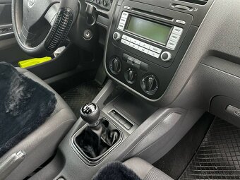 Volkswagen Golf 1.6 FSI - 17