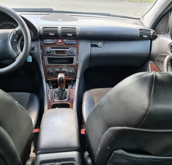 Mercedes Benz C200 - 17