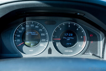 Volvo XC60 2.4 D - 17