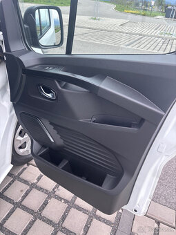 Renault Trafic combi Minibus L2 Cool blue 2.0 dCi - 17