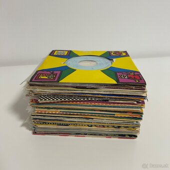 GRAMOFÓN + PLATNE - 17