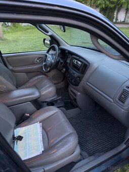 MAZDA TRIBUTE V6 - 17