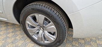 Peugeot 5008 1,6Hdi 82kW, M6, 3/2012. 98000km - 17