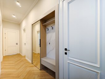 Exkluzívny zrekonštruovaný trojizbový staromestský byt. - 17