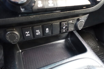 Toyota Hilux DC 2.4 I D-4D Active - ODPOČET DPH - 17