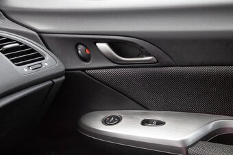 Honda Civic 1,4i-VTEC 73kW - 17