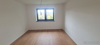 REKONŠTRUKCIA -5 IZB. RODINNÝ DOM, ŽILINA-DVOJGARÁŽ, 402m2 - 17