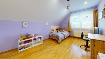 Nadštandardný RD s dvojgarážou, zimnou záhradou a podkrovím. - 17