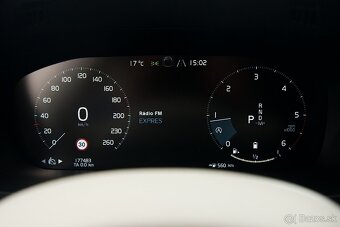 Volvo XC60 B4 Plus AWD - 17