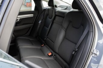 Volvo S90 D4 2.0L Drive-E Momentum A/T8 - 17