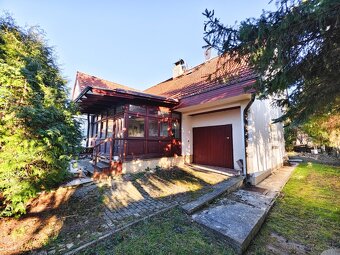 RD S GARÁŽOU, VEĽKÝM ALTÁNKOM A BAZÉNON, BUKOVEC - 17