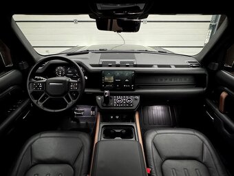 Land Rover Defender 110 D300 X-DYNAMIC HSE AWD/ Záruka / DPH - 17