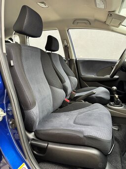 HONDA JAZZ 1,2 i-VTEC, BENZÍN, MANUÁL, 2/2011, 165 212 KM - 17