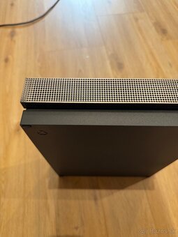 Xbox one x + 2 ovládače - 17