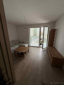 Prenájom nový 1-izbový zariadený byt - 17