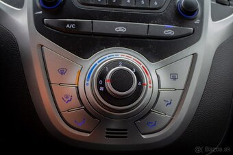 Hyundai ix20 1.4 DOHC 66 kW - 17