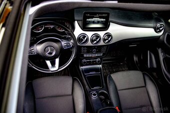 Mercedes-Benz B trieda 220 4matic A/T - 17