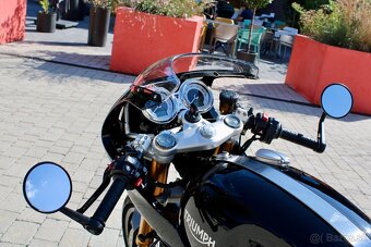 Triumph Thruxton RS 1200 Jet Black - 17