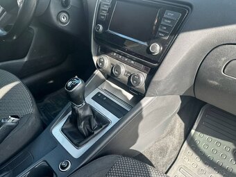 Škoda Octavia 1.6TDI - 17