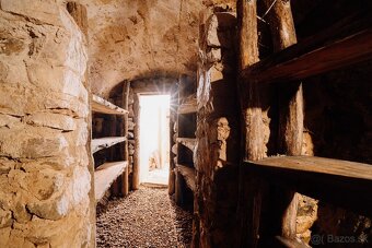 Zrekonštruovaný zariadený dom pri Námestí Svätej Trojice - 17