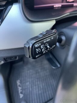 Škoda Scala 1.0 TSI 85kw (steel grey, virtual) - 17