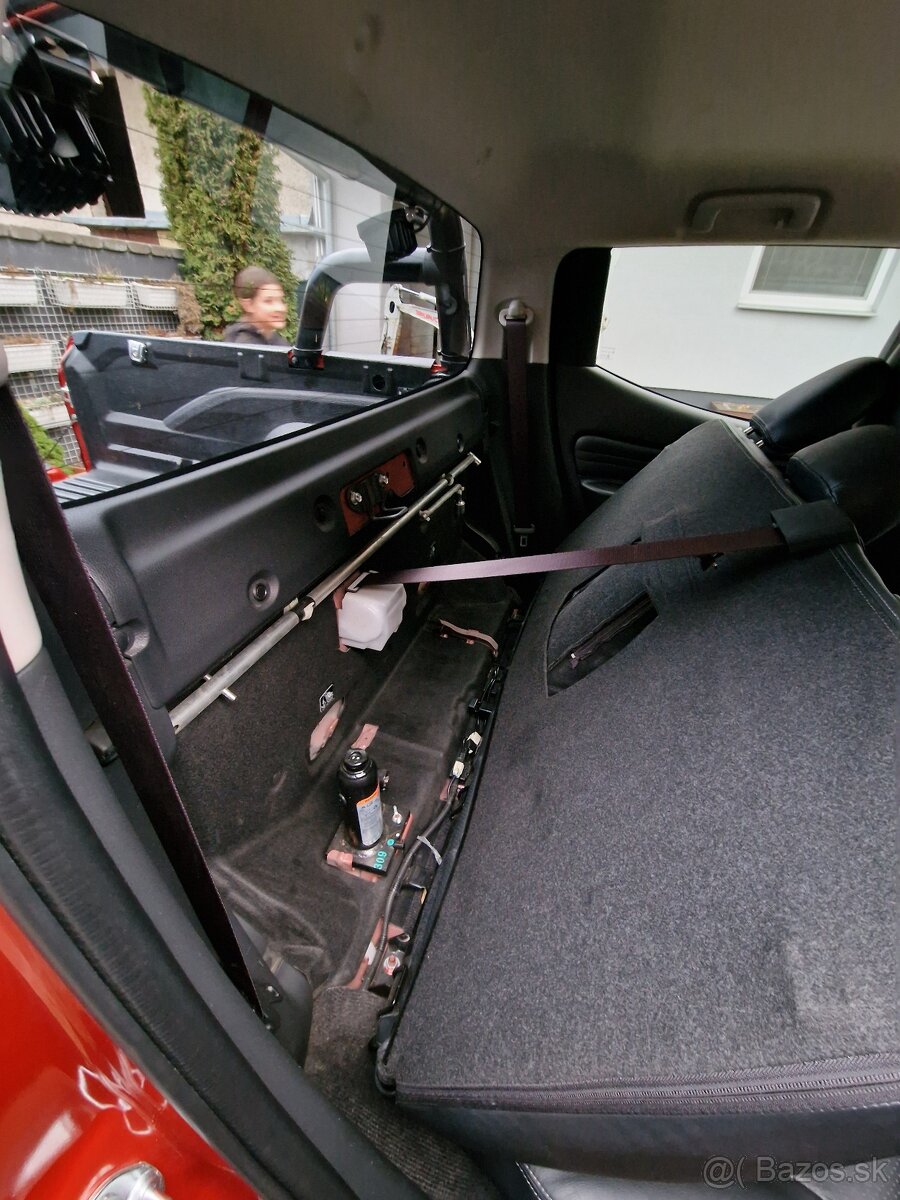 Mitsubishi L200 - 18