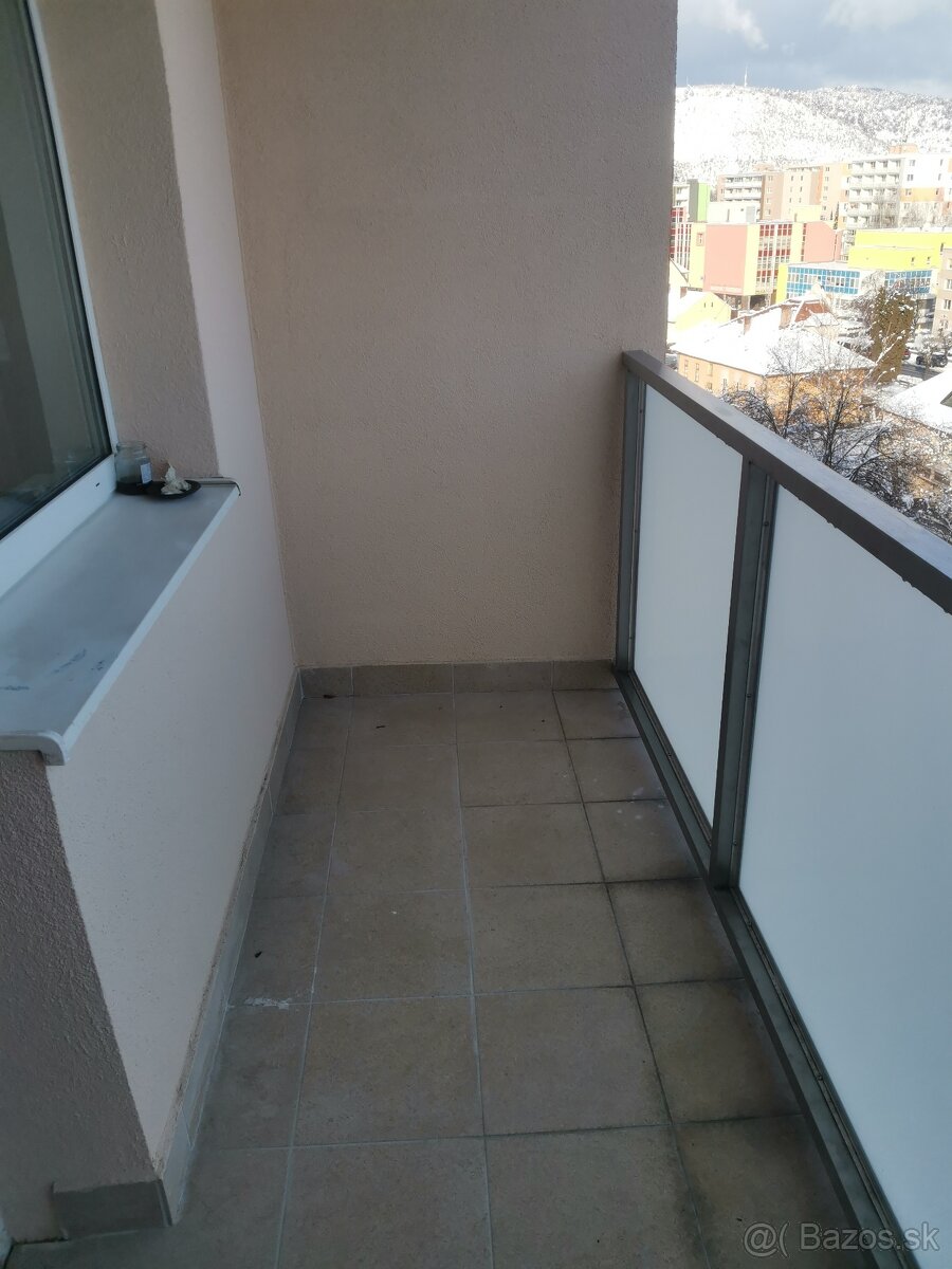 Prenájom 2 izbový byt Krompachy (Lorencova ul,centrum) - 18