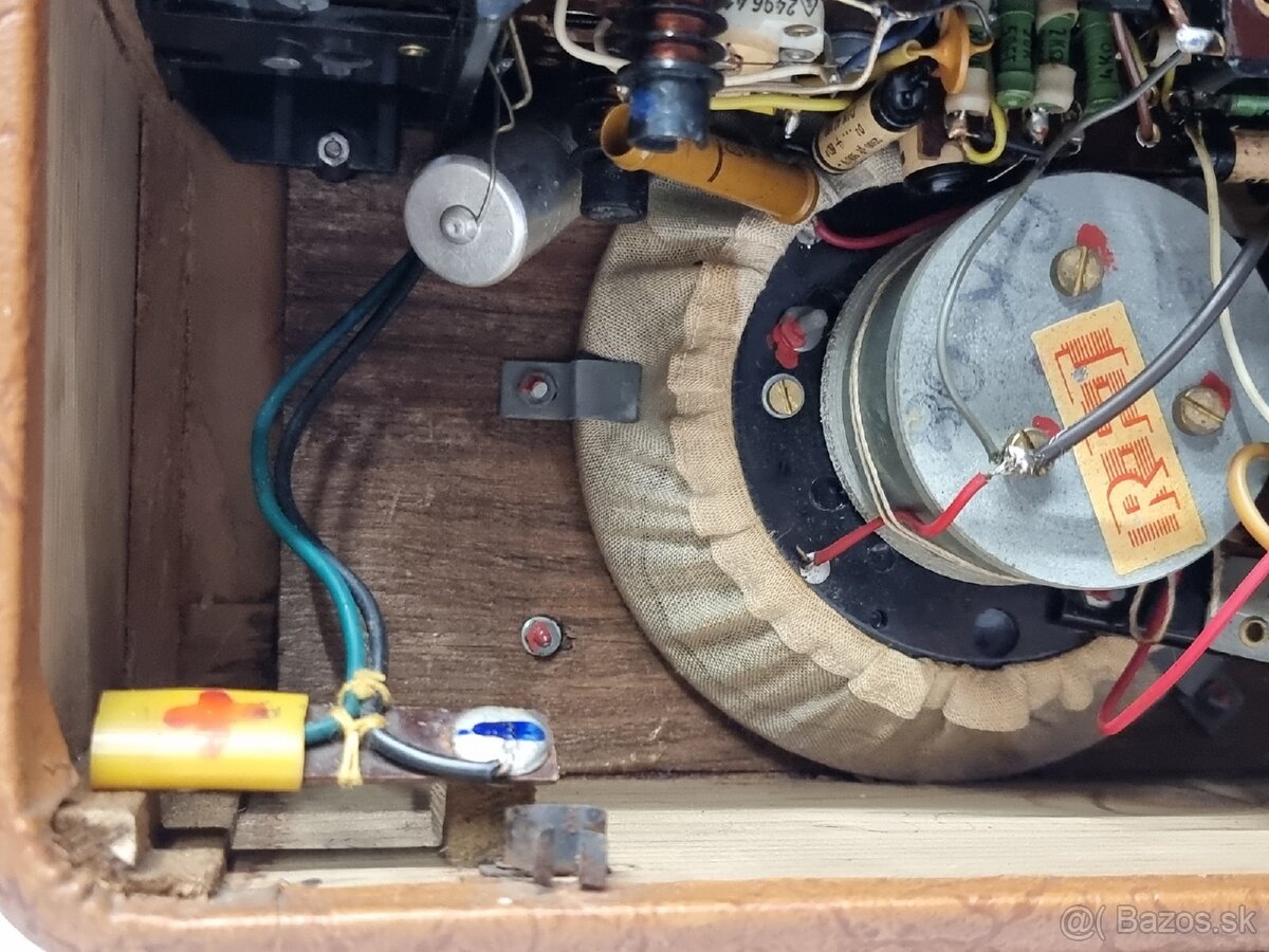 Schaltbild Libelle 4D61 RFT 》KABELKOVÉ STAROŽITNÉ RADIO - 18